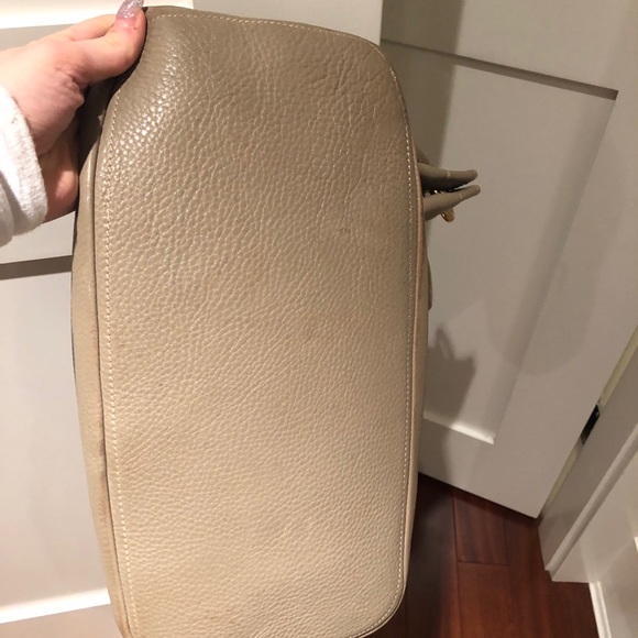 Taupe/grey Prada bag. - Picture 4 of 8
